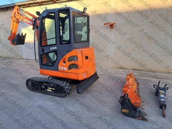 KUBOTA_ER18_AVEC_ACCESSOIRES_1751677061160_9_FILI.jpg - AndresMat