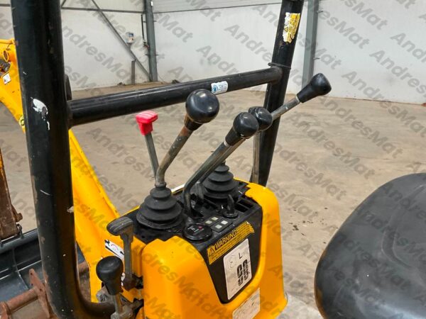 MINI_PELLE_JCB_8008_AVEC_3_GODETS_1751677919555_4_FILI.jpg - AndresMat