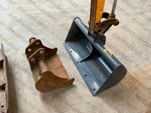 MINI_PELLE_JCB_8008_AVEC_3_GODETS_1751677964746_9_FILI.jpg - AndresMat